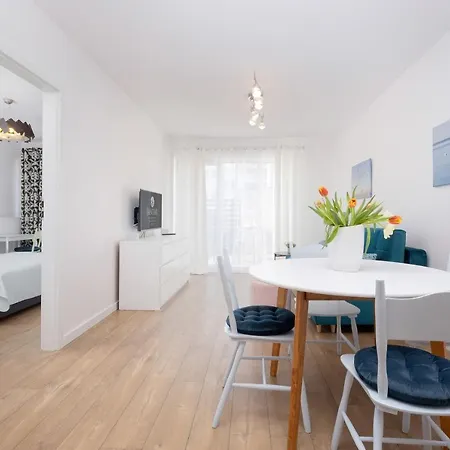 Bialy Dom By Jantar Apartment